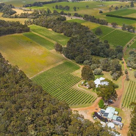 Island Brook Estate Vineyard And Chalets Yelverton 外观 照片