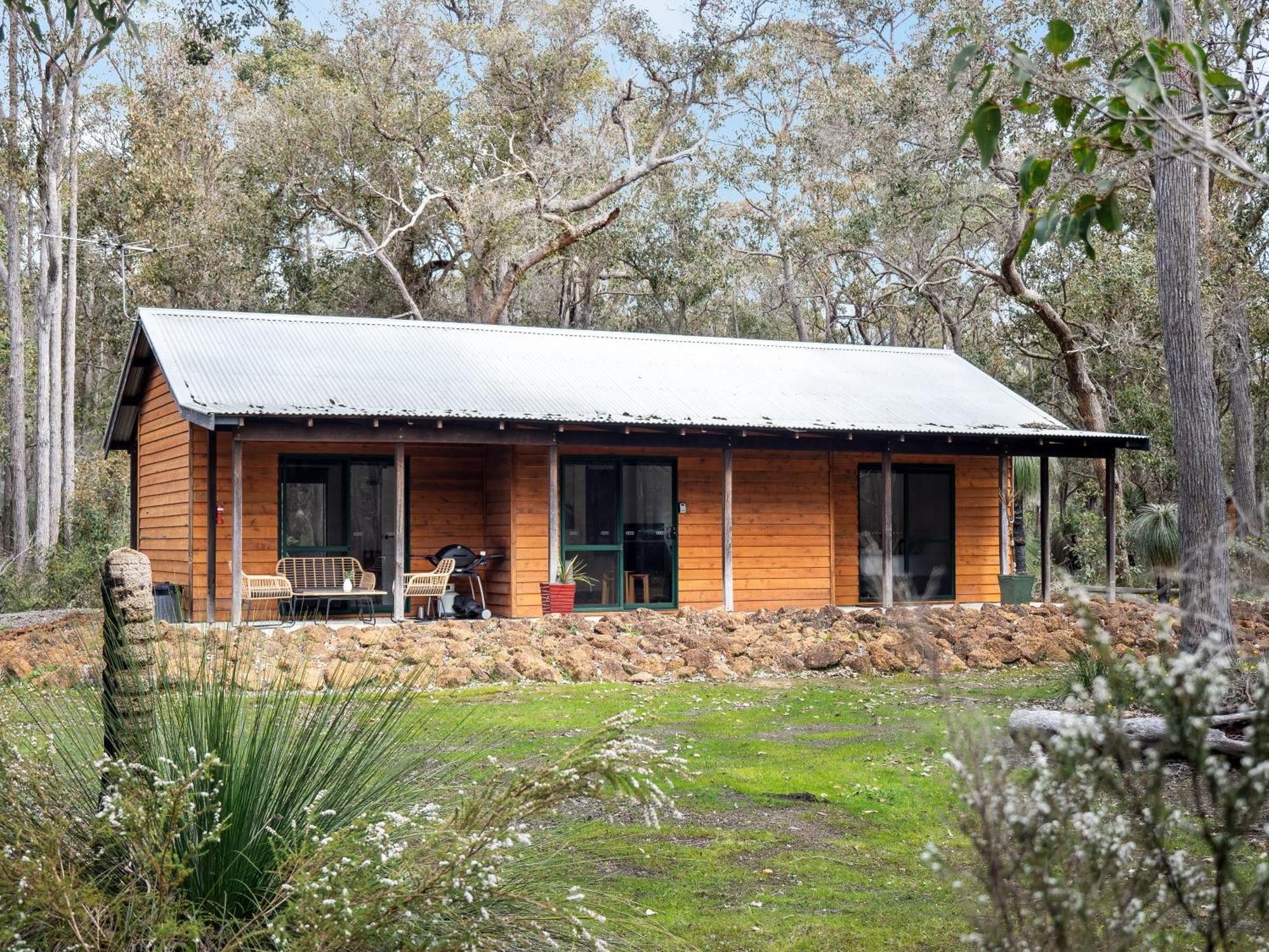 Island Brook Estate Vineyard And Chalets Yelverton 外观 照片