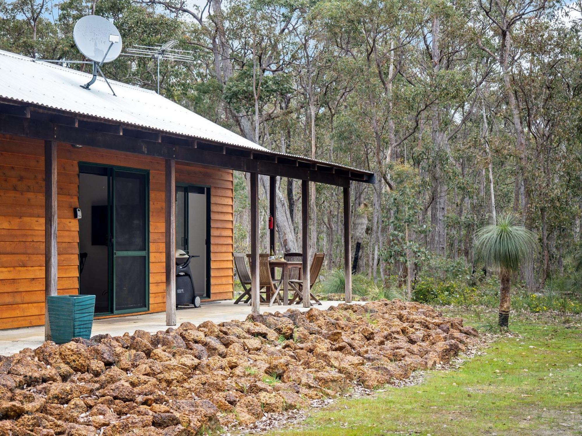 Island Brook Estate Vineyard And Chalets Yelverton 外观 照片